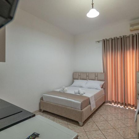 Hotel Vila Vilson Saranda Extérieur photo