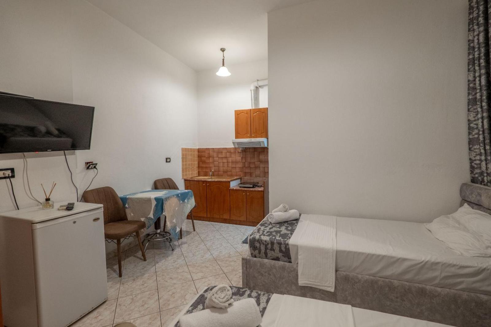 Hotel Vila Vilson Saranda Extérieur photo
